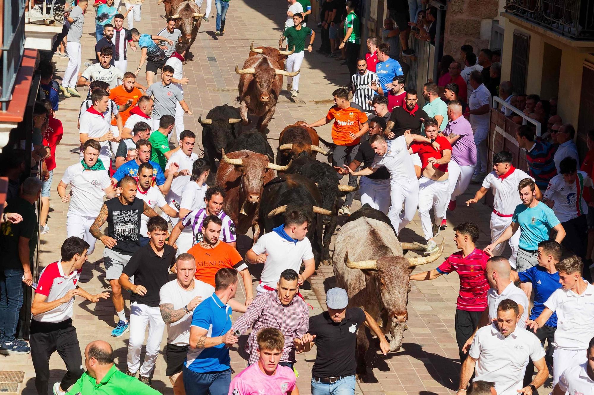 Las imágenes del primer encierro de las fiestas de Almassora