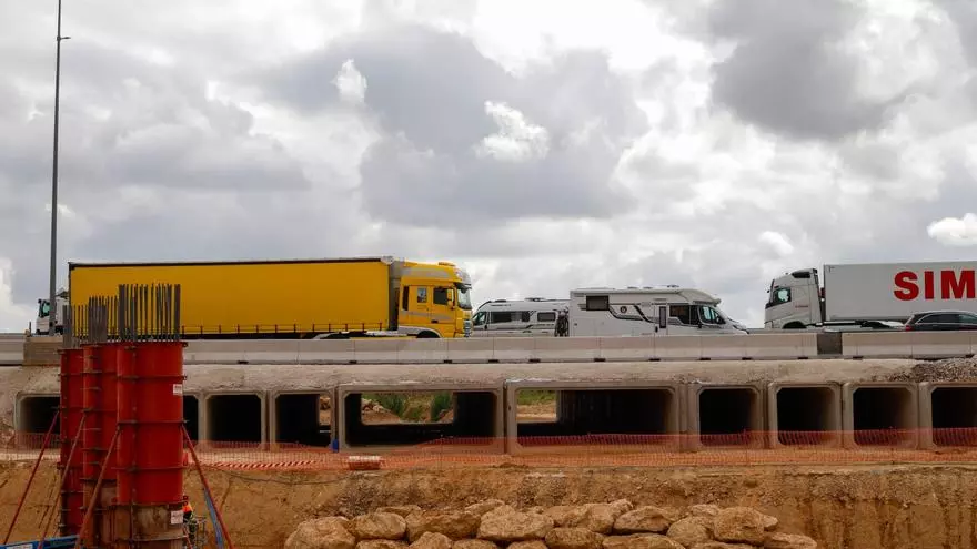 El nuevo puente de la AP7 tendrá el doble de su capacidad