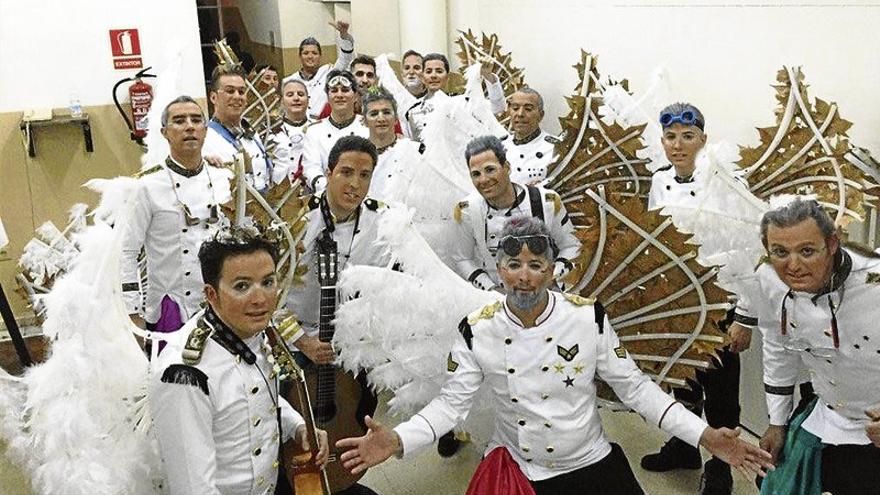 El desfile infantil da el pistoletazo a cuatro días de Carnaval en la calle