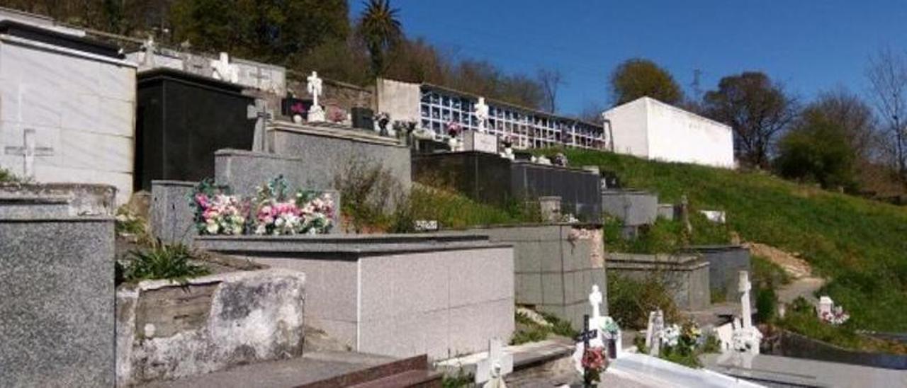 El cementerio de Riaño, donde se produjo el accidente.