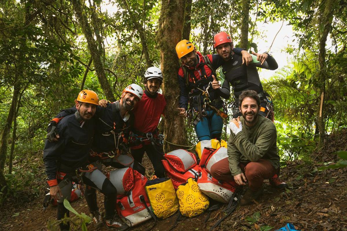Imágenes de la aventura del grupo de murcianos que han abierto seis nuevos barranco en Guinea