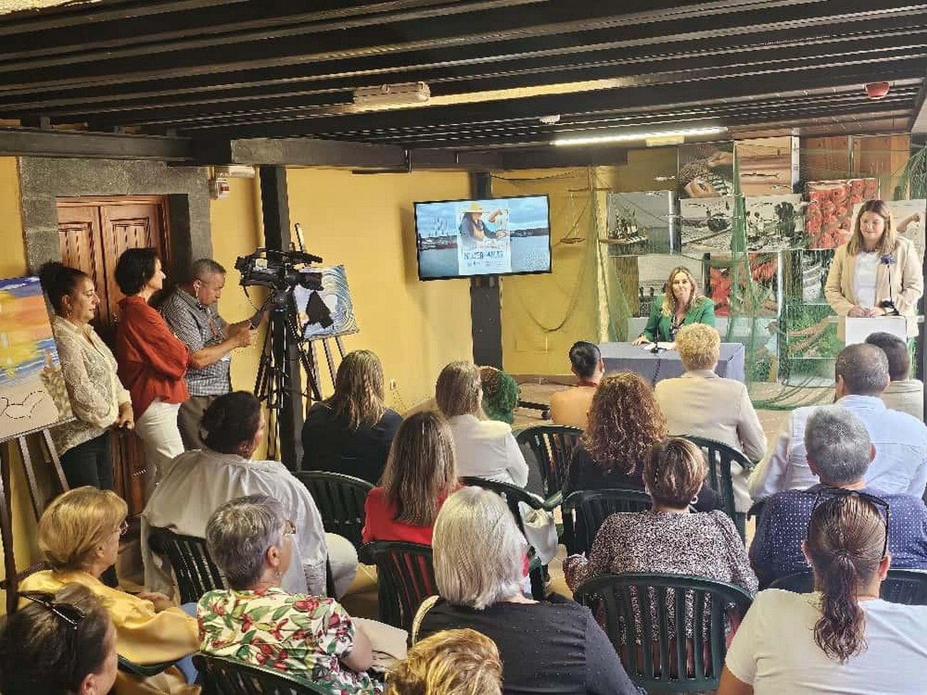 Homenaje a Carmen Rosa Santana, Aura García y María del Pilar Hernández en Telde