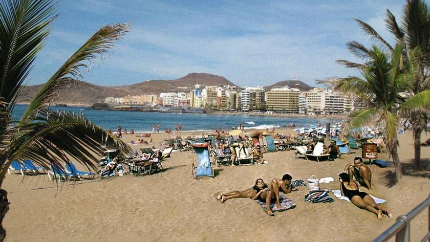 Maximum temperatures of 36 degrees in Gran Canaria and 34 in Tenerife and Fuerteventura