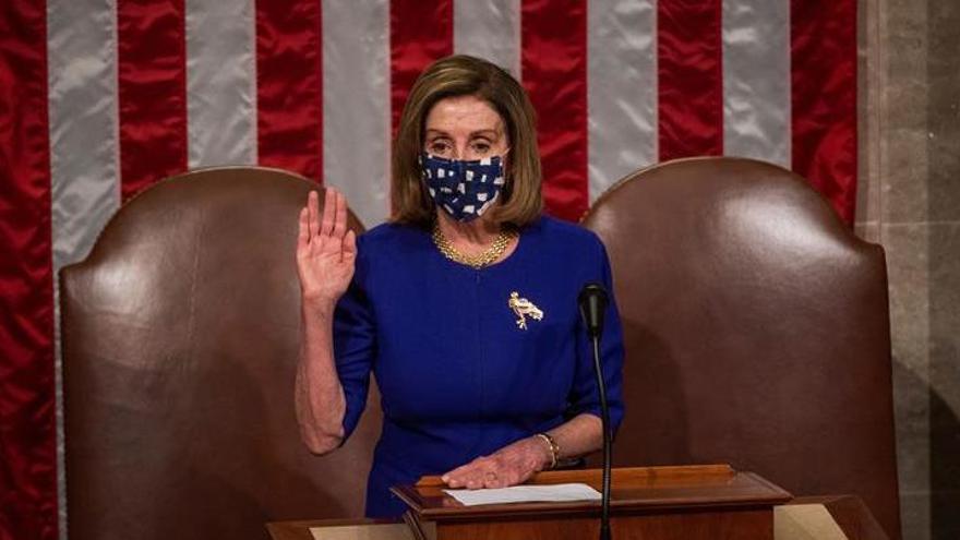 La presidenta de la Cámara de Representantes, Nancy Pelosi, en la sesión.