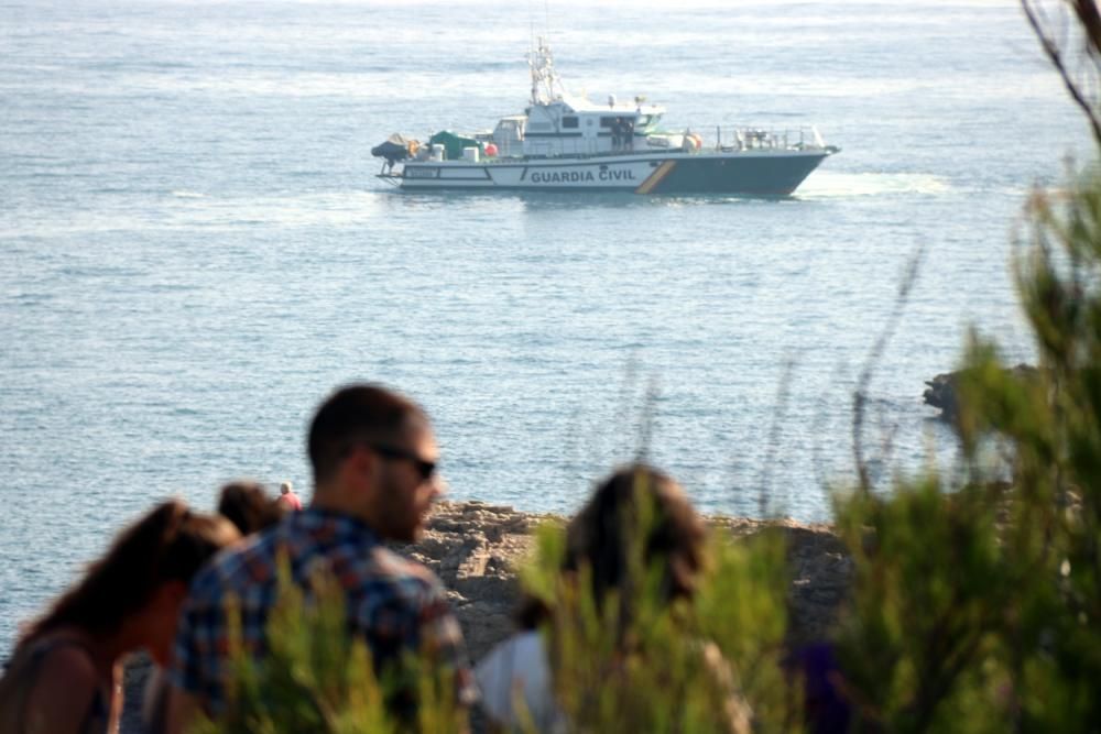 L''Exèrcit i la Guàrdia Civil fan un exercici d''assalt a la costa de l''Escala