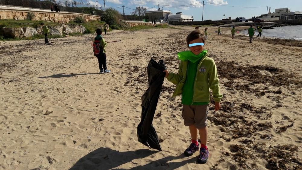 Actividad contra la contaminación en Palma de los Scouts Es Fortí