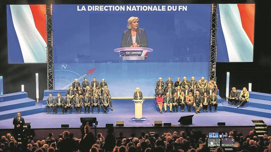 Marine Le Pen ‘rebautiza’ a su partido Agrupación Nacional