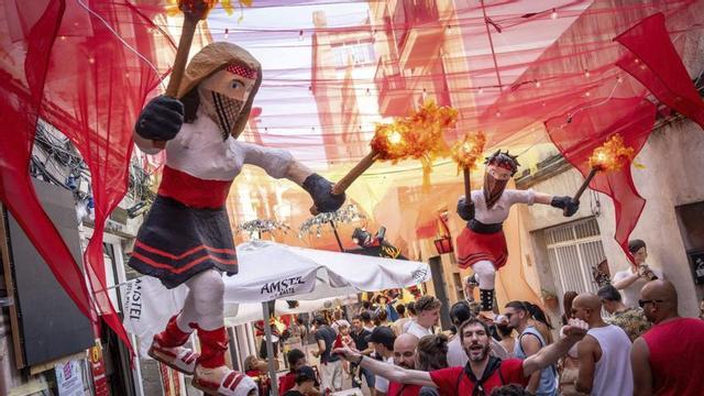 Ambient al carrer del Progrés, durant la festa major de Gràcia de l’any passat. | MANU MITRU