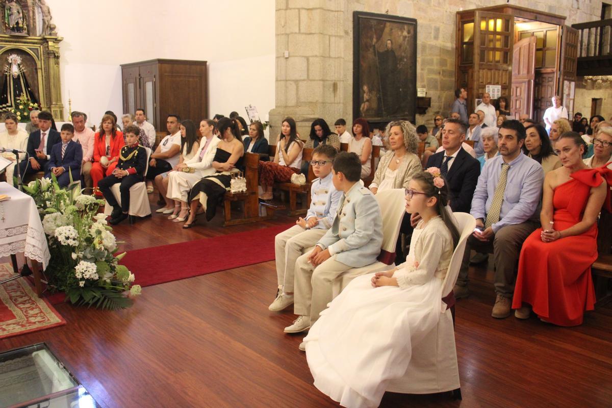 Los niños de Puebla reciben su Primera Comunión