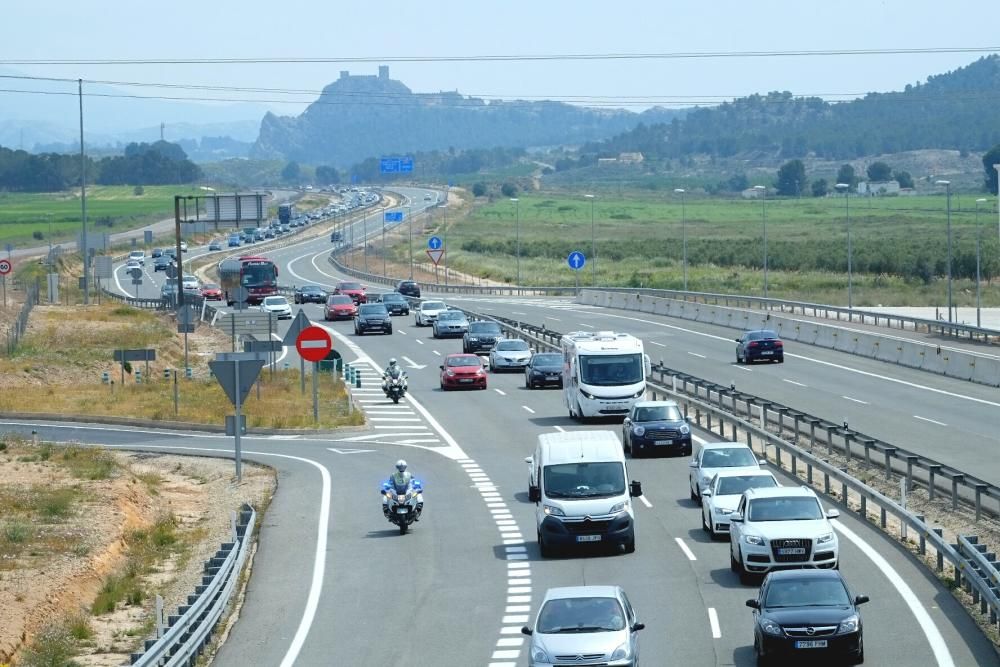 Una colisión entre dos vehículos a la altura de Monforte del Cid ha obstaculizado el tráfico