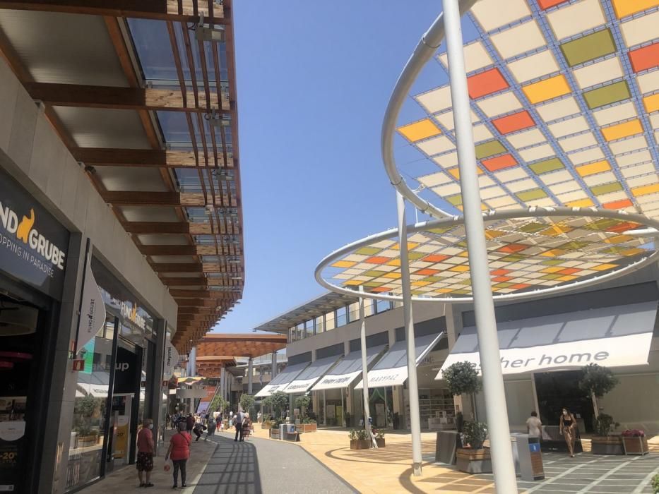 Interior del Centro Comercial Alisios