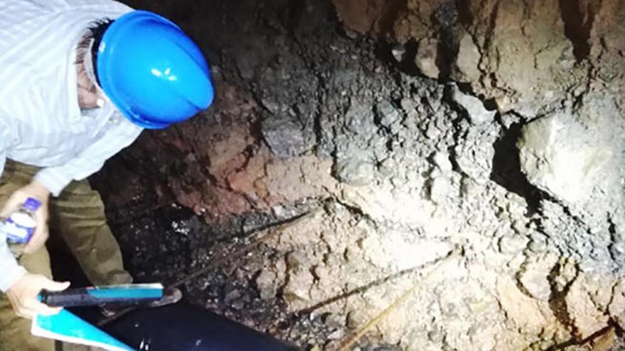 Trabajos en el túnel de trasvase de La Palma.