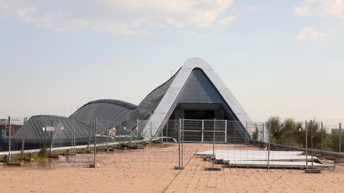 Obras de adecuación del Pabellón Puente para su reapertura como sede del Mobility City.