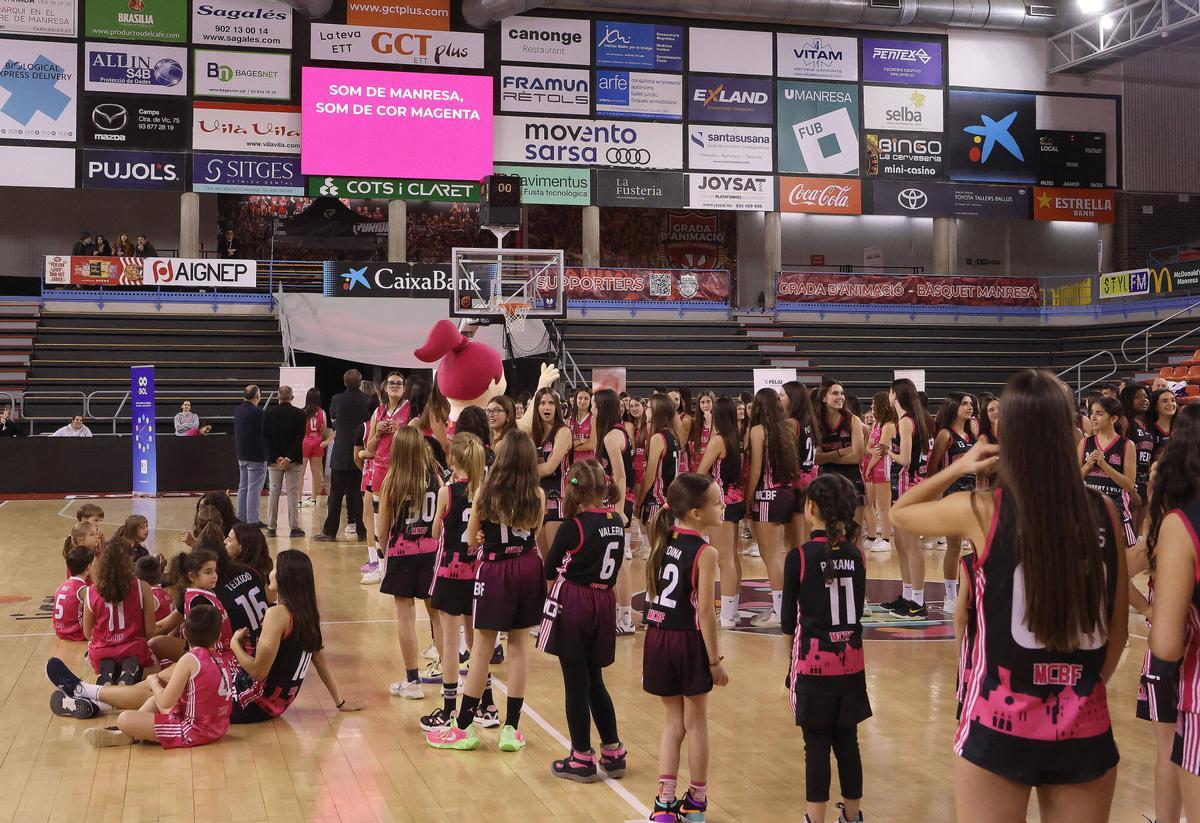 Imatges de la presentació del Manresa Club Bàsquet Femení Imatges de la presentació del Manresa Club Bàsquet Femení