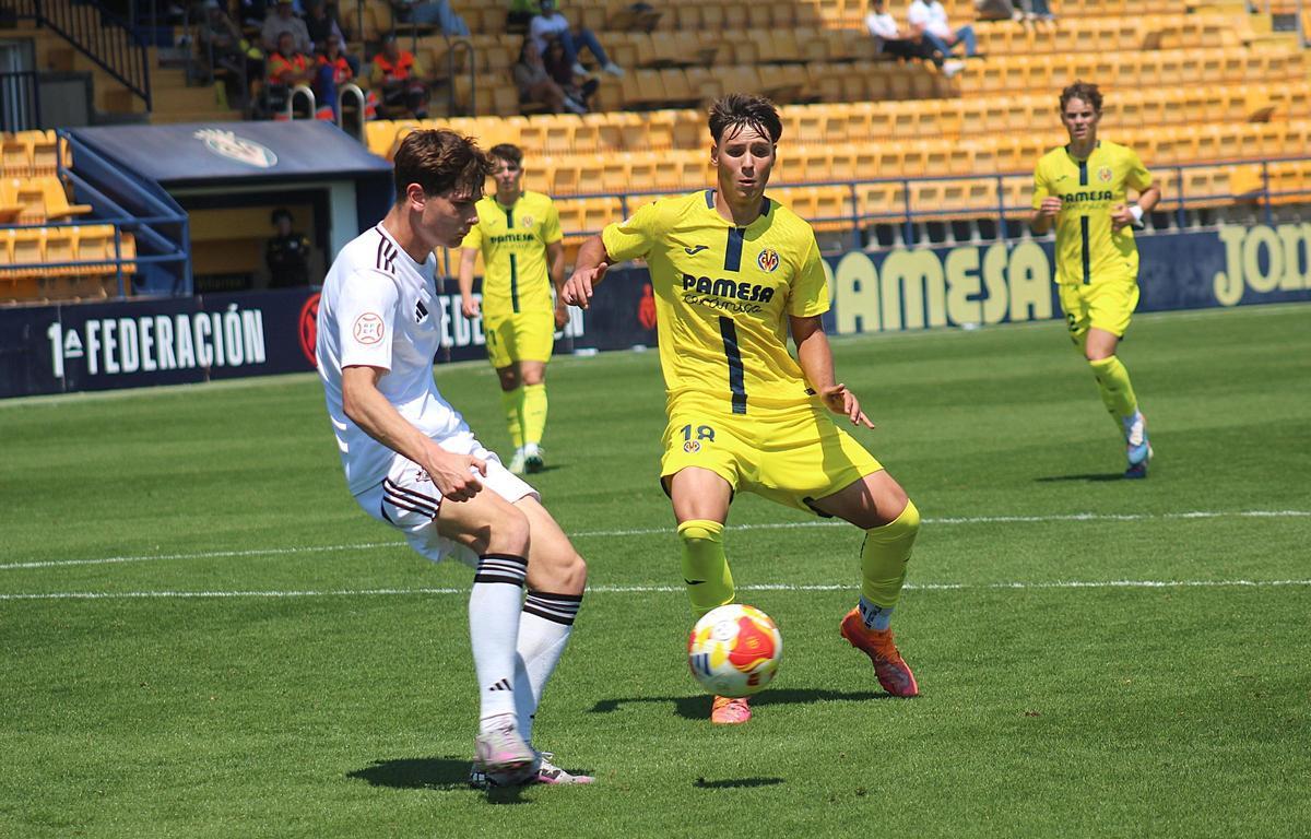 El delantero manchego del Villarreal, Julio Arjona, anotó el gol del empate.