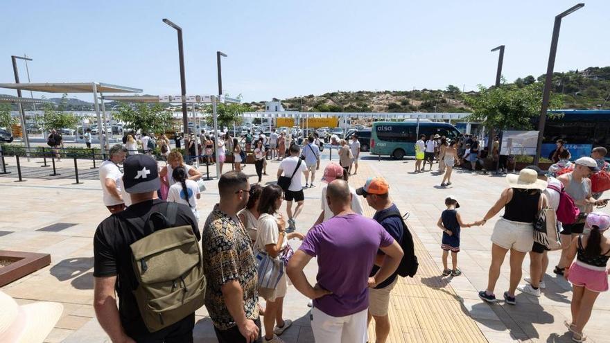 Más de 537.000 cruceristas llegaron a Ibiza en 2025 a bordo de 165 cruceros