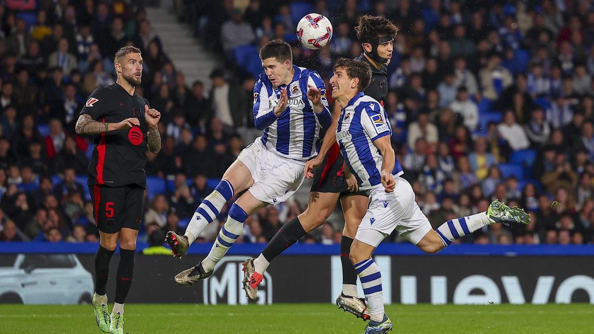 Iñigo Martínez y Cubarsí forman una pareja perfecta en el Barça