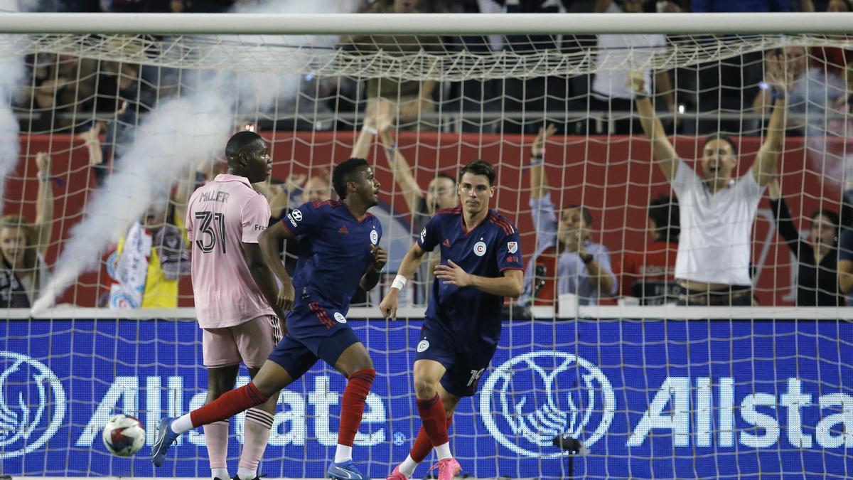 Los jugadores del Chicago Fire celebran un gol ante Miami.