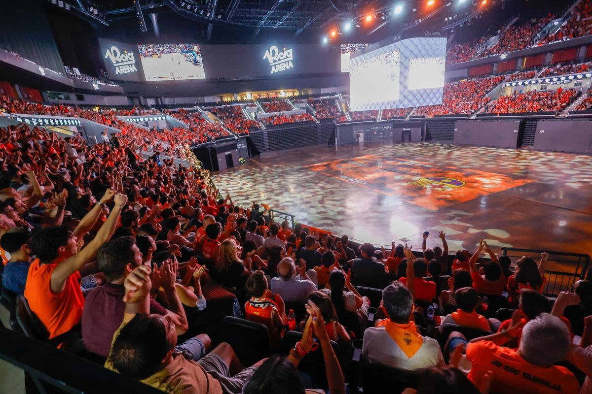 El Roig Arena empuja en busca de la segunda liga