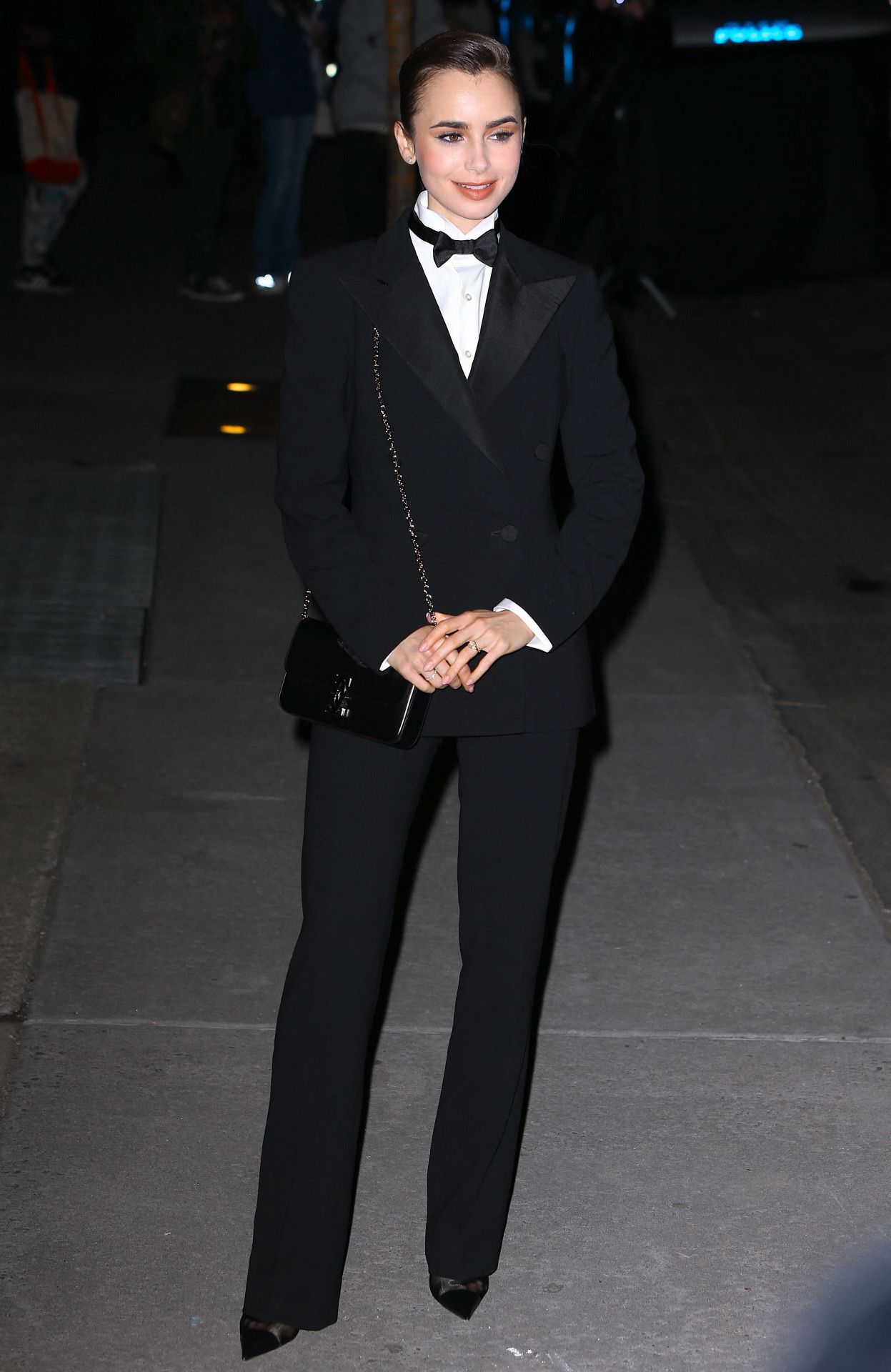 Lily Collins en el desfile de Ralph Lauren en Nueva York