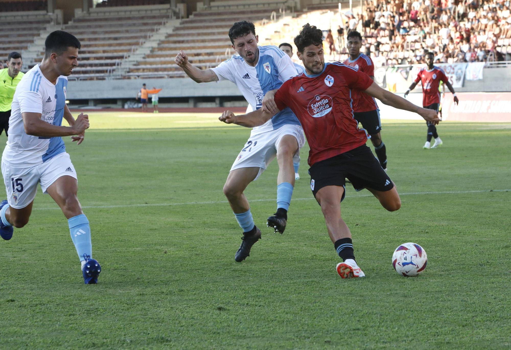 El Celta Golea al Compos en el ansiado choque amistoso