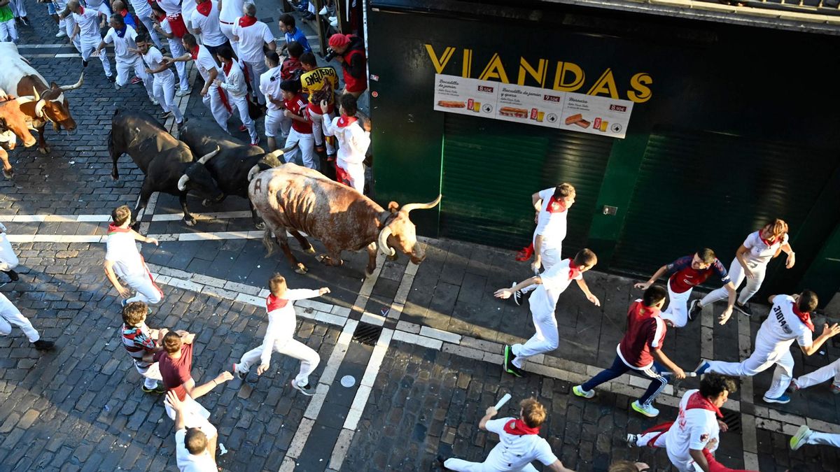 Octavo y último encierro de San Fermín con toros de la ganadería Miura