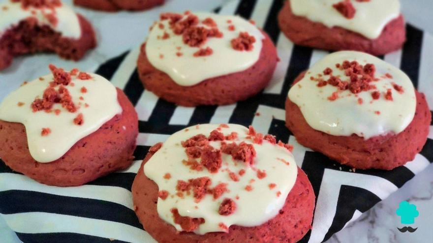 Crumble Cookies red velvet: las galletas estilo New York, crujientes por fuera y con un corazón cremoso irresistible