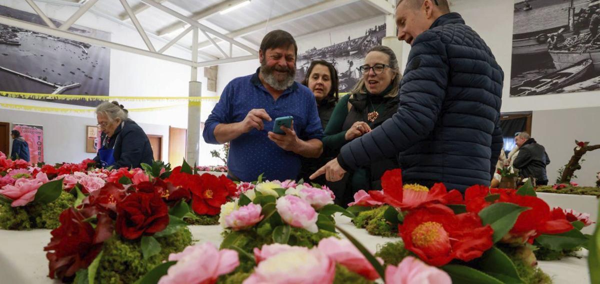 Cambados busca, por noveno año, al mejor cultivador de la flor de Galicia | IÑAKI ABELLA