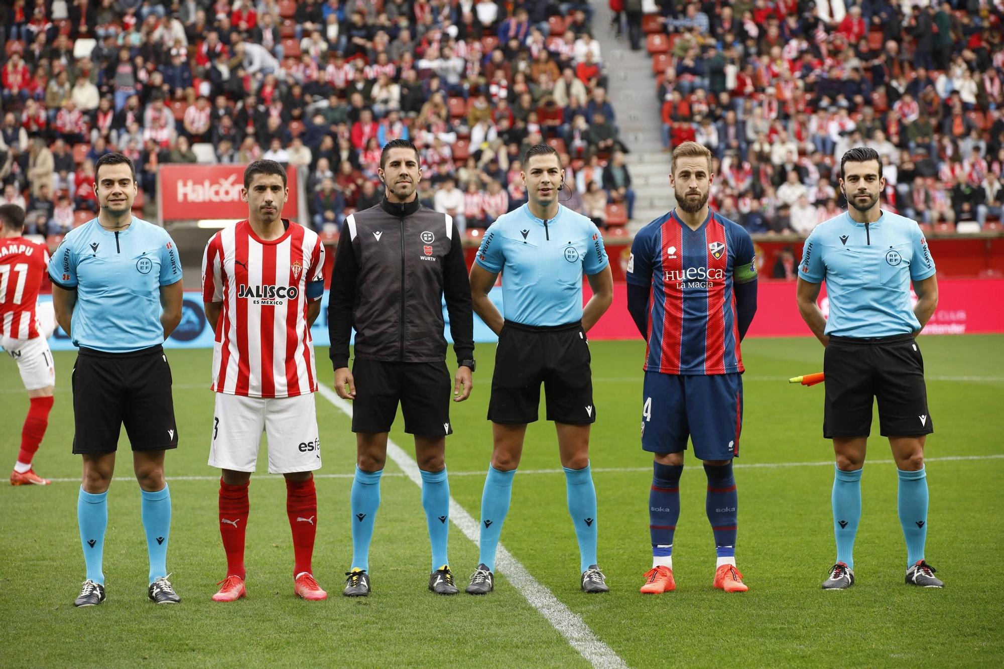 En imágenes: el encuentro entre el Sporting de Gijón y el Huesca