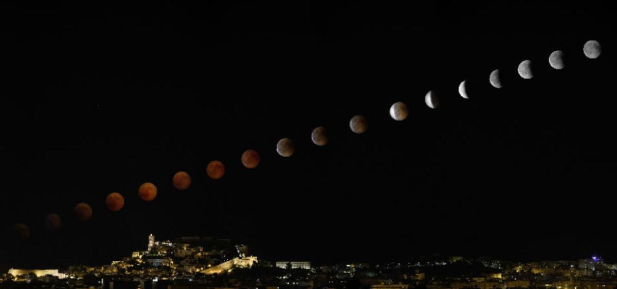 Cómo y dónde ver la 'Luna de Sangre' en Ibiza: cuando la luna salga del mar vestida de rojo