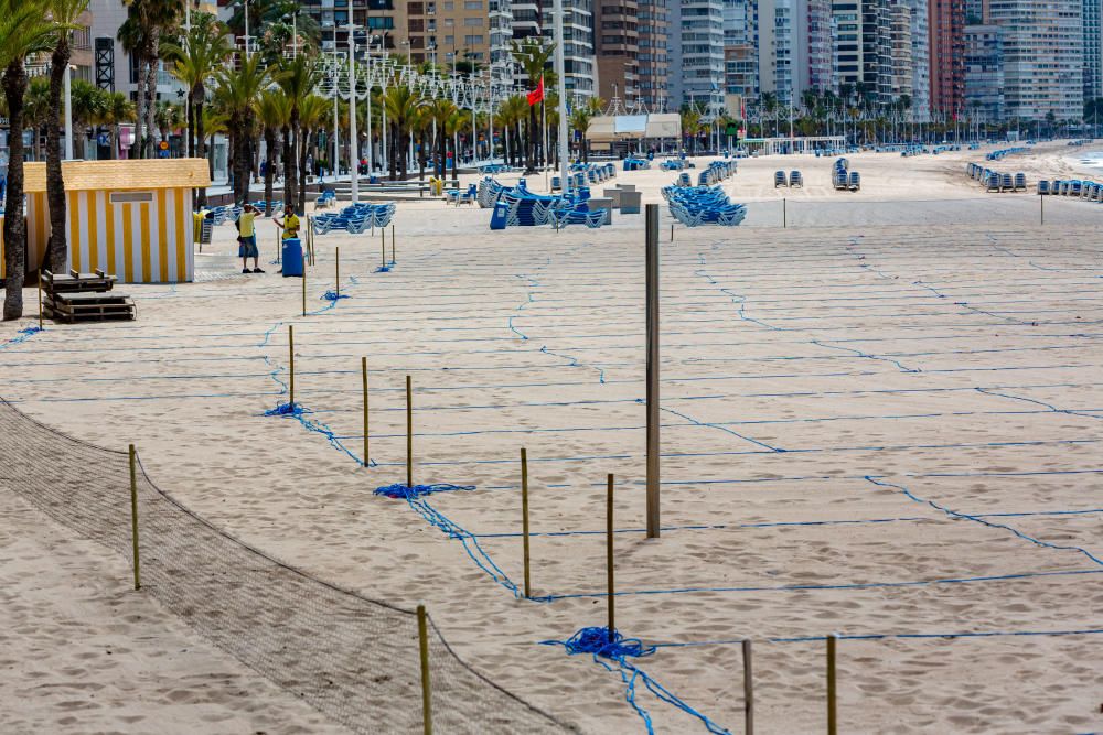 Benidorm empieza a parcelar sus playas para la reapertura este verano