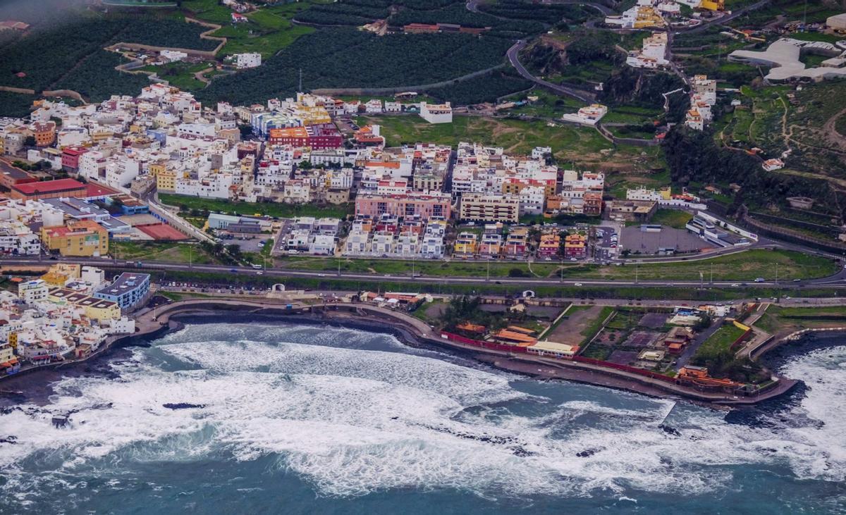 Carretera del norte de Gran Canaria a su paso por El Puertillo, en Arucas.