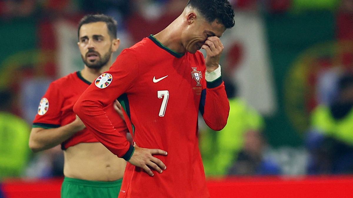 Ronaldo llora tras fallar el penalti en el partido de la Eurocopa de Portugal contra Eslovenia