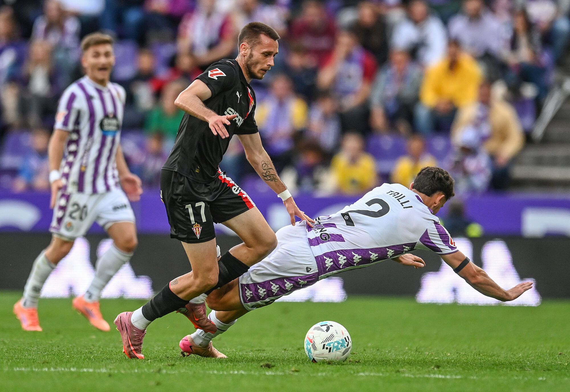 EN IMÁGENES: El Valladolid-Sporting disputado en Zorrilla con notable presencia de La Mareona