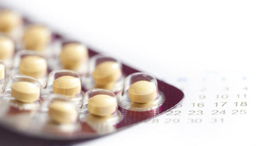La píldora anticonceptiva reduce el riesgo de contraer cáncer de útero.