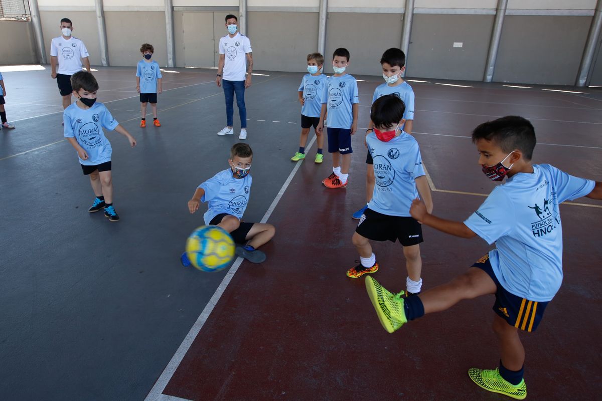 Campus de Futbol Sala en Salesianos dirigido por los hermanos Leal