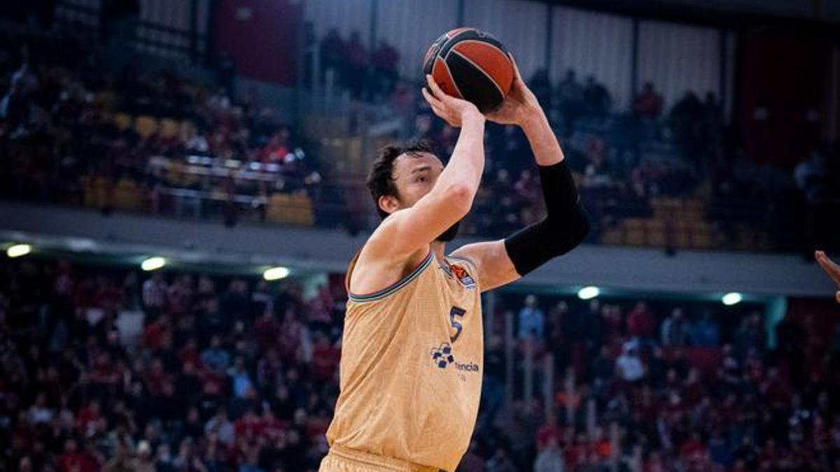 Sanli, en el partido ante Olympiacos.