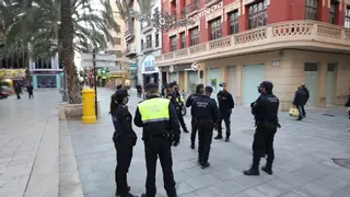 La Policía Local de Elche descubre dos fiestas con más de 55 personas el fin de semana