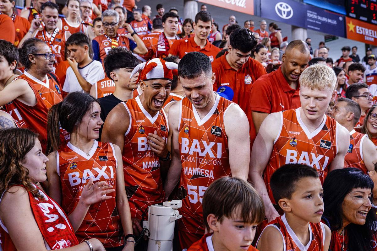 El Baxi homenatja Dani Pérez en el seu últim partit al Nou Congost, en imatges