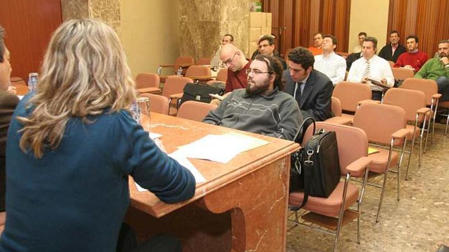 El mármol propone priorizar la piedra alicantina en las obras públicas de la Generalitat
