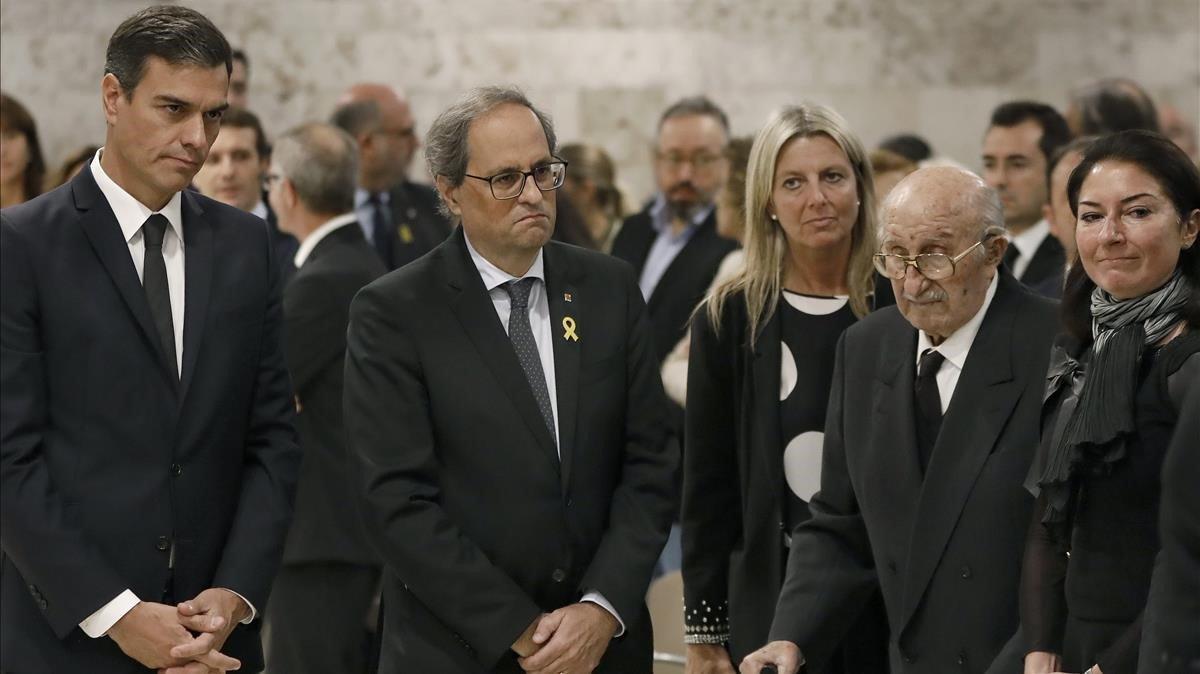 snchez-y-torra-acuden-al-funeral-de-montserrat-caball-en-barcelona