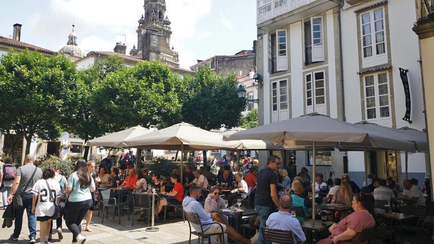 El salario medio en Santiago es el segundo más alto de las ciudades gallegas: 10 euros por hora
