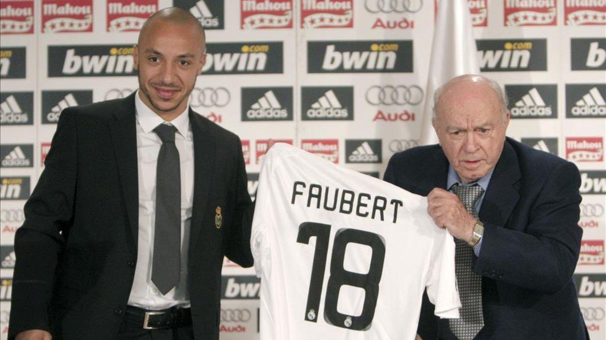Faubert, junto a Di Stéfano el día de su presentación