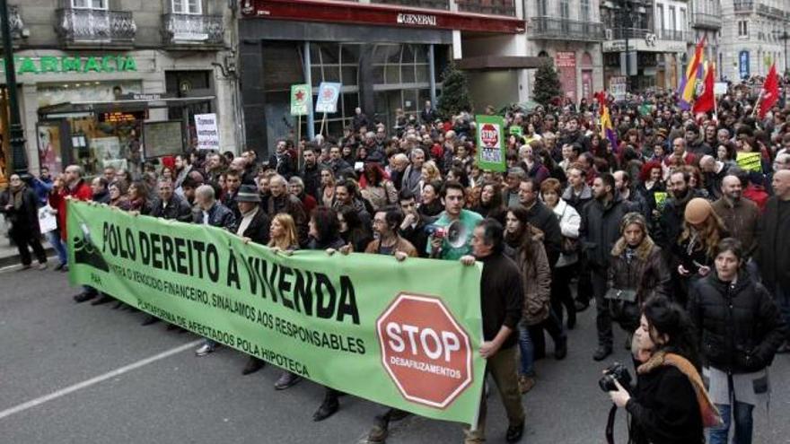 Una manifestación contra los desahucios en Vigo.  // J. Lores