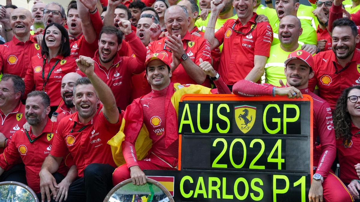 Ferrari y Carlos Sainz celebran el éxito en el Gran Premio de Australia