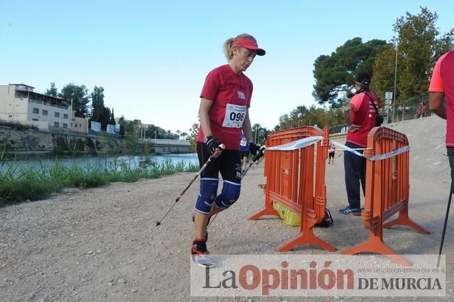 Marcha Nórdica en la mota del río Segura