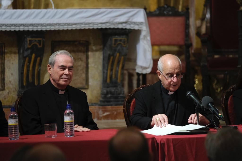 Conferencia de monseñor Rino Fisichella sobre el Jubileo Cofrade en Málaga