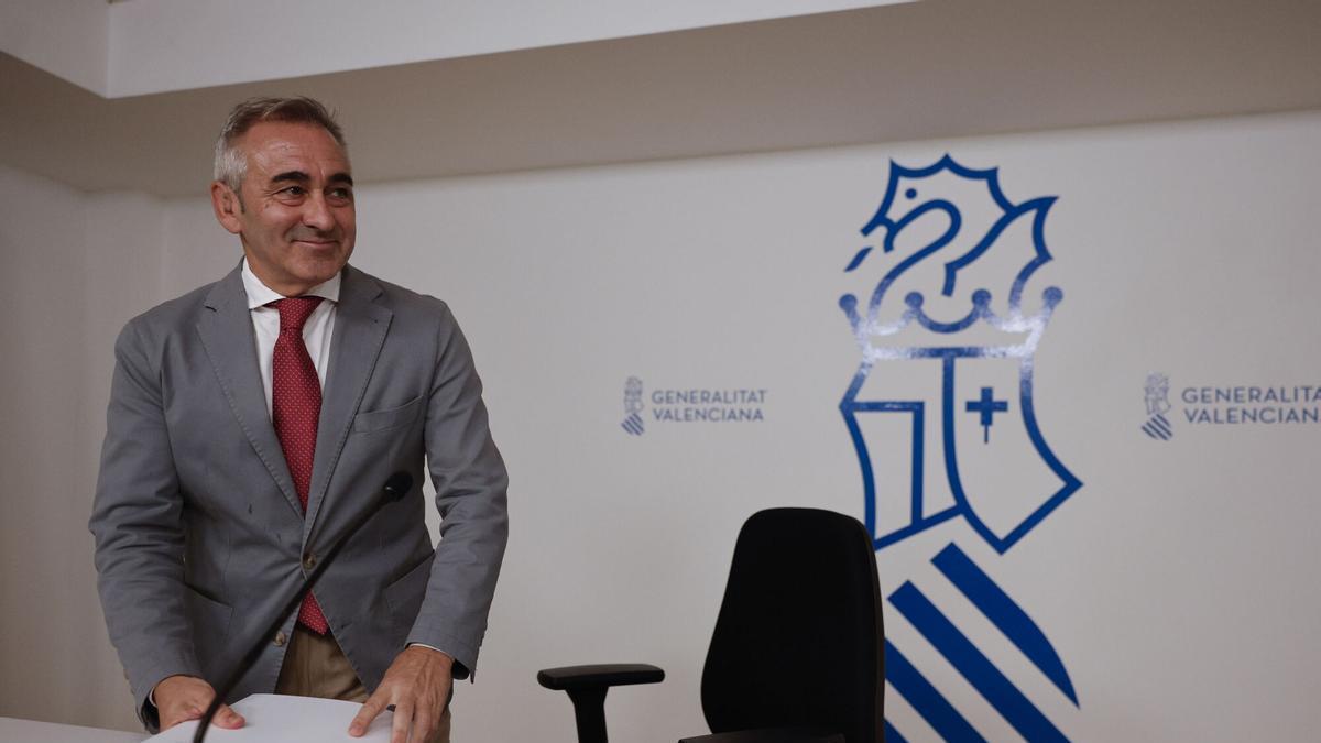 El portavoz del Consell, Miguel Barrachina, informa en rueda de prensa de los asuntos tratados en la reunión semanal del pleno del Gobierno valenciano.