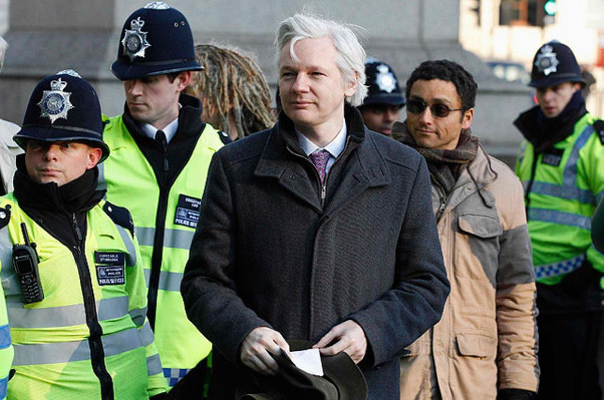 El fundador de Wikileaks, Julian Assange, arriba al Tribunal Suprem de Londres, que ha confirmat la seva extradició a Suècia per presumptes delictes sexuals.