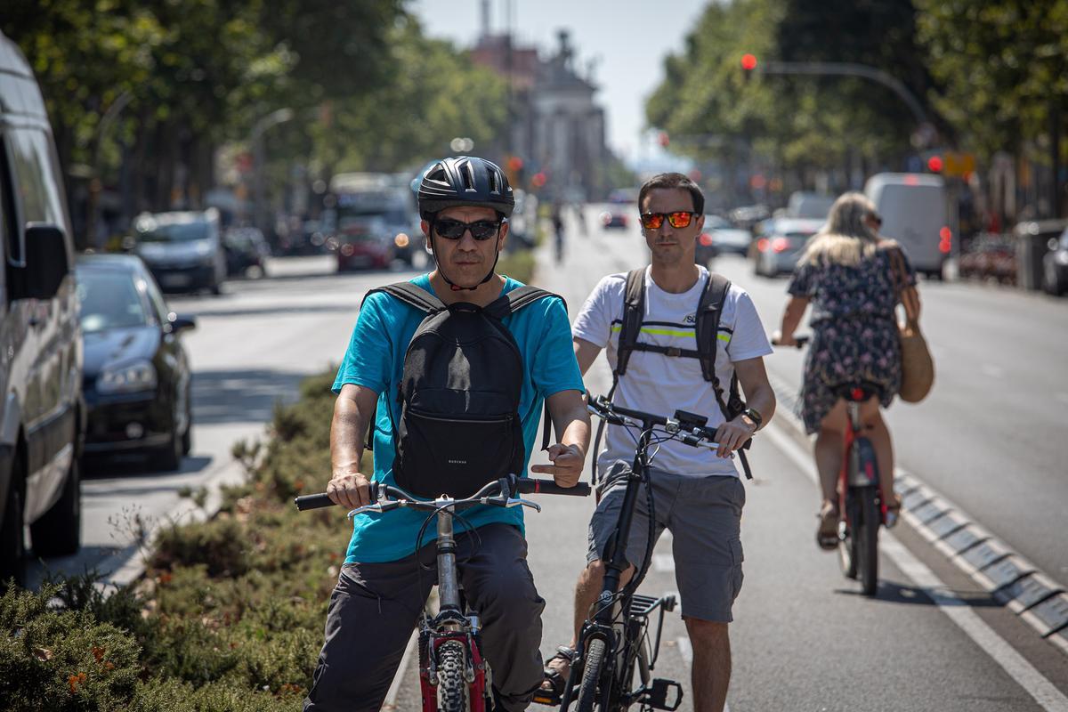 En bici urbana con calor extremo en Barcelona